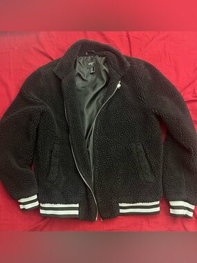 Forever 21 Black Puff Shoulder Sherpa style zip up Jacket